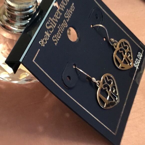 NWT Sterling Silver LOVE Heart Earrings - Picture 3 of 3